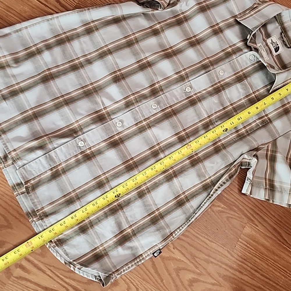 The north face‎ short sleeve button-down shirt lg